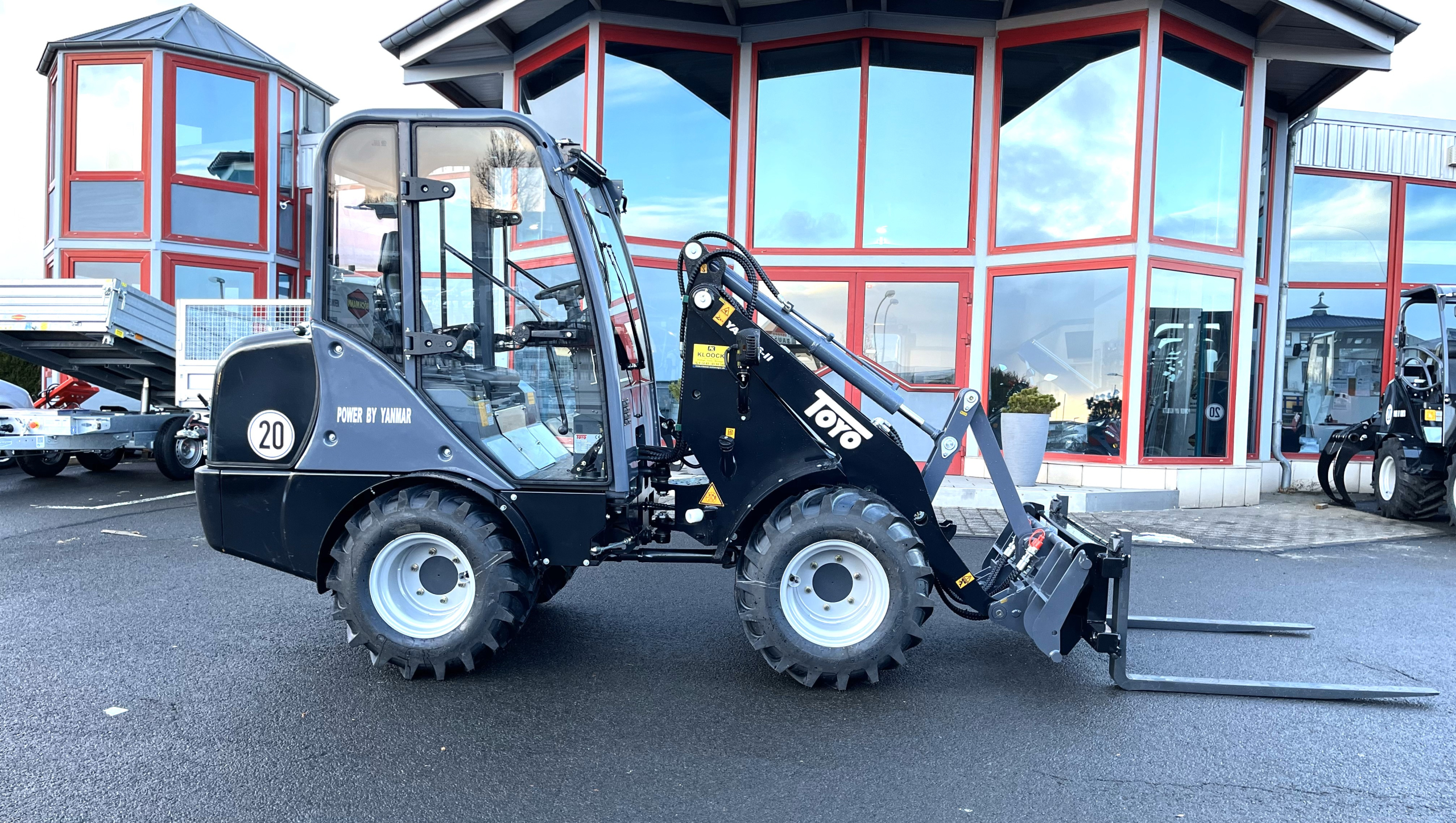 Toyo 836 Schwarz Kabine