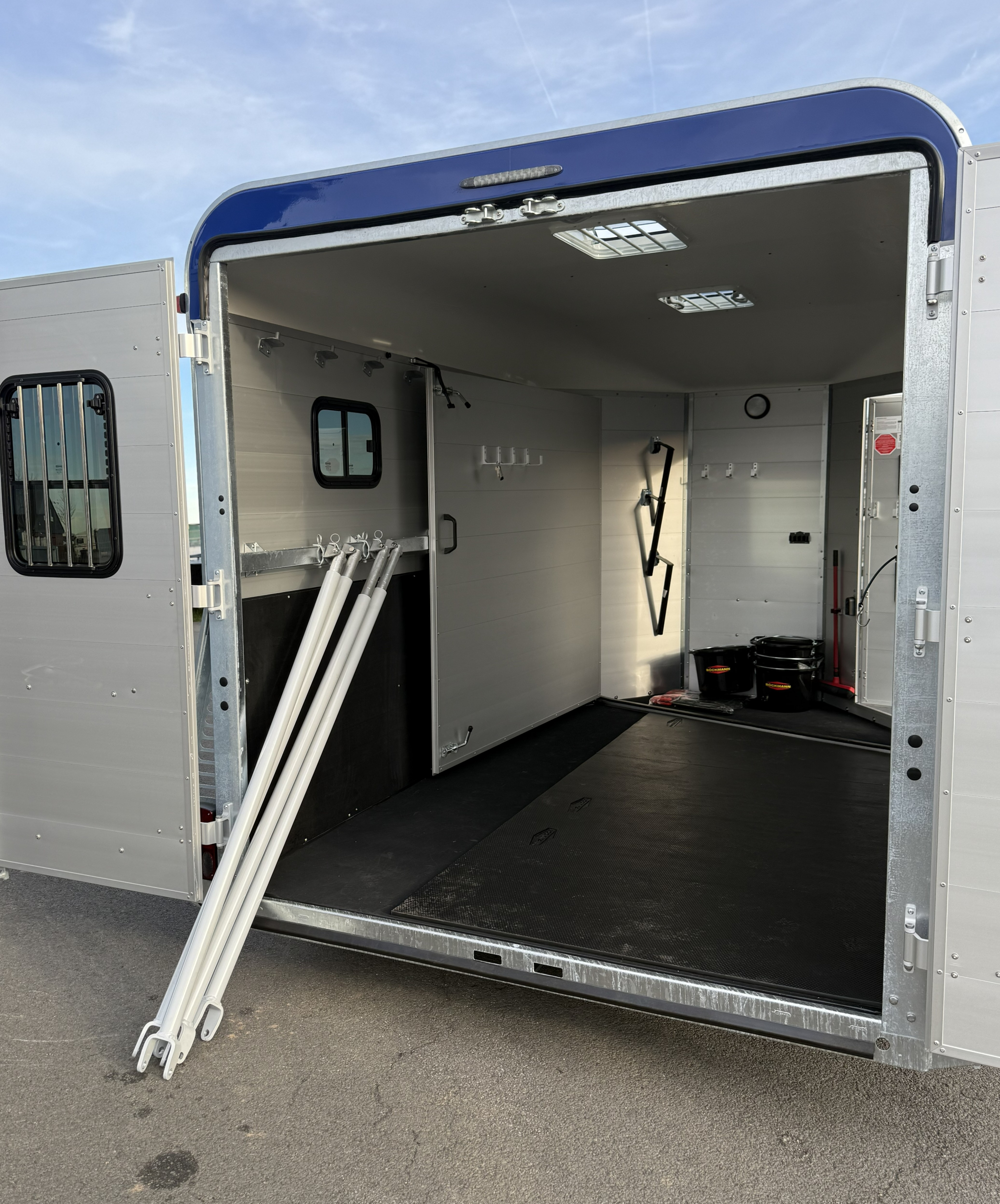 Böckmann Pferdeanhänger Traveller K4 2.700 kg – Bild 5