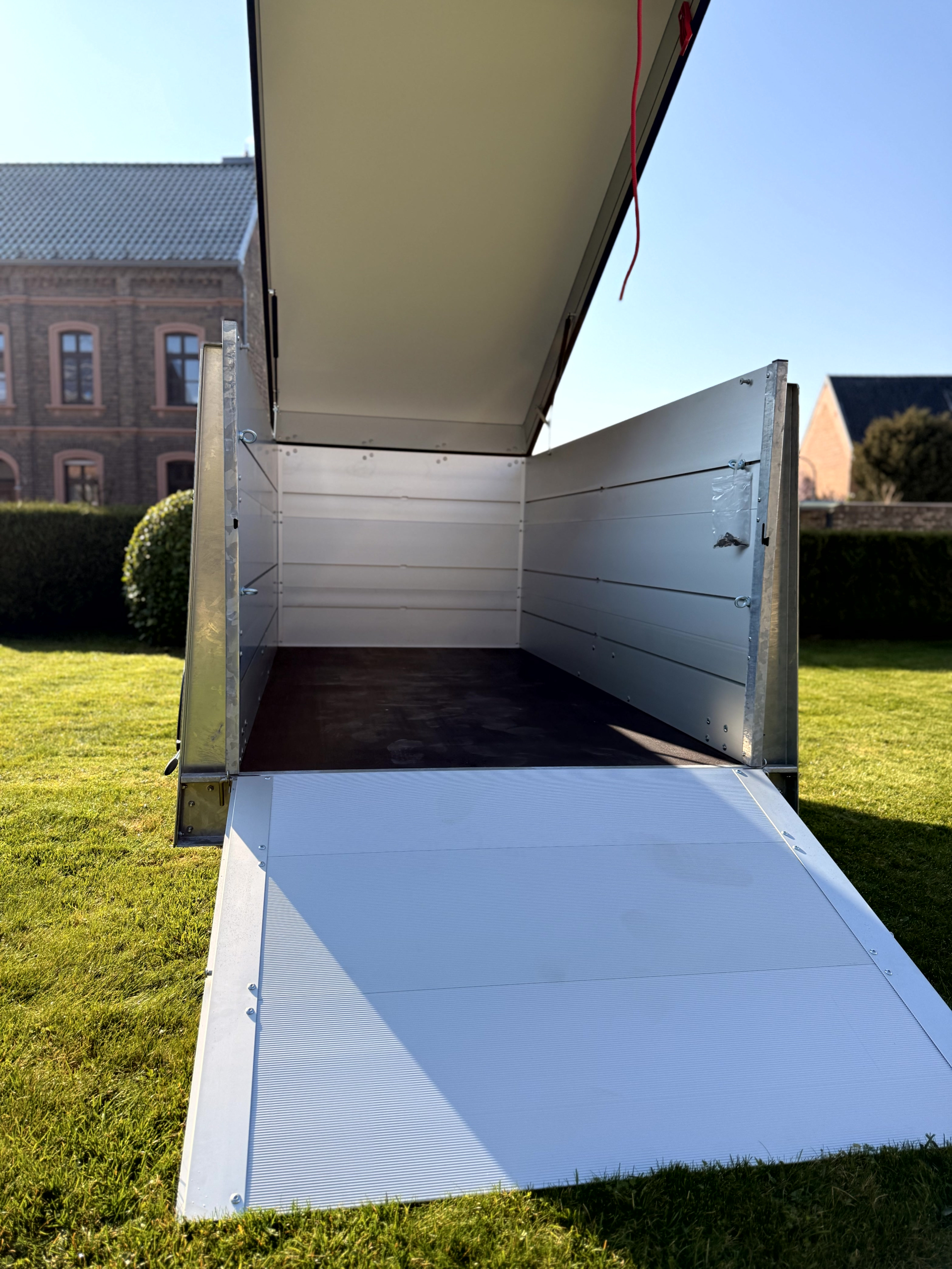 Anssems Kofferanhänger GTB 1200.251x126 VT2 1200 kg mit Rampe und Klappdeckel – Bild 7