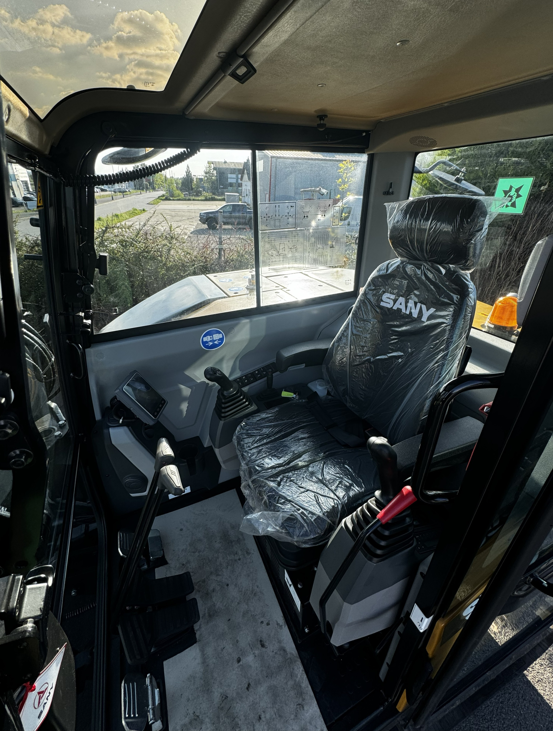 Sany SY80 U Kurzheckbagger 8,8 t Kompaktbagger Neumaschine Baujahr 2024 mit 5 Jahren Garantie ohne Ausrüstung – Bild 12